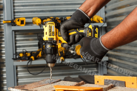 DEWALT Wiertarko-wkrętarka 18V 65/26Nm 2x Akumulator 2,0Ah LI-ION Ładowarka DEWALT Wiertarko-wkrętarka 18V 65/26Nm 2x Akumulator 2,0Ah LI-ION Ładowarka