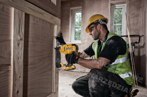 DEWALT Nailer 18V 18Ga 15-54mm BL Without Battery & Charger DCN680N DEWALT Nailer 18V 18Ga 15-54mm BL Without Battery & Charger DCN680N