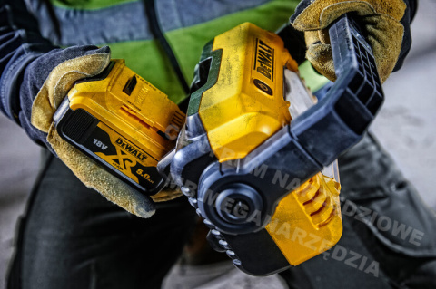 DEWALT Lampa akumulatorowa 18V LED DCL077 DEWALT Lampa akumulatorowa 18V LED DCL077