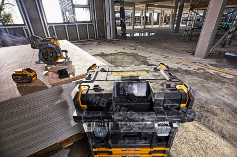 DEWALT Radio akumulatorowo-sieciowe TSTAK System FM/DAB+ bluetooth Ładowarka DEWALT Radio akumulatorowo-sieciowe TSTAK System FM/DAB+ bluetooth Ładowarka