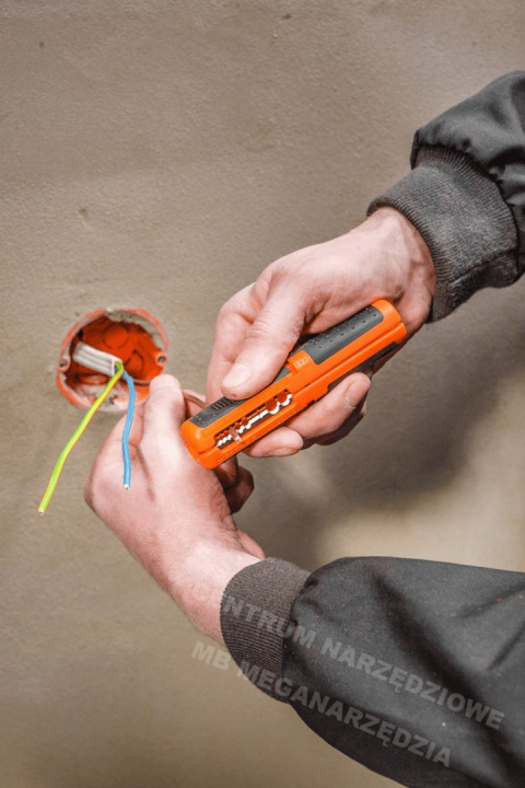 NEO TOOLS Ściągacz izolacji przeodów kabli szczypce 01-524 NEO TOOLS Ściągacz izolacji przeodów kabli szczypce 01-524