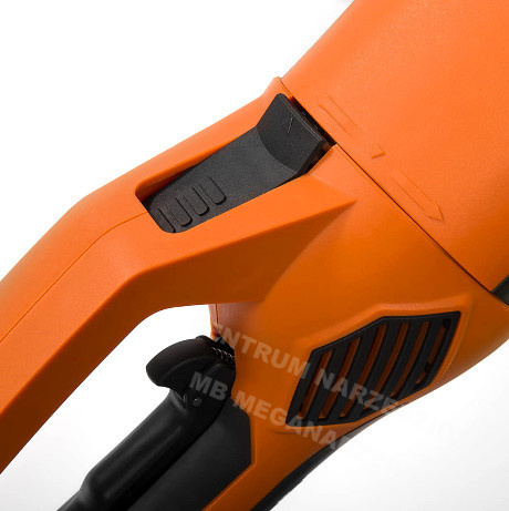 DAEWOO SZLIFIERKA 230mm 2500W DAG 2600-230 DAEWOO SZLIFIERKA 230mm 2500W DAG 2600-230