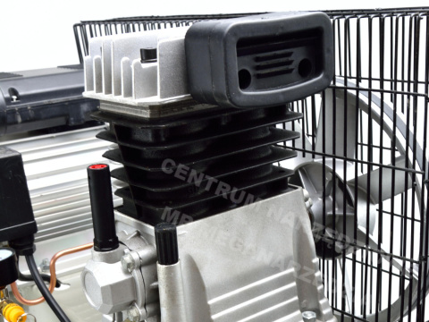 G80304 Kompresor olejowy pionowy 100L 390 l/min G80304 Kompresor olejowy pionowy 100L 390 l/min