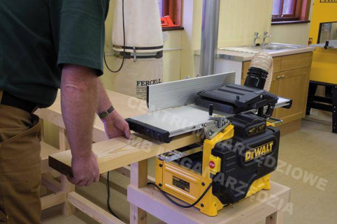 DEWALT Strugarko-grubościówka 2100W D27300 DEWALT Strugarko-grubościówka 2100W D27300