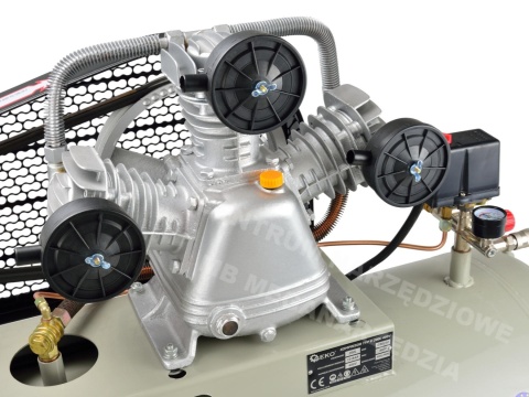GEKO Kompresor olejowy 200l typ v 400v 490l/min GEKO Kompresor olejowy 200l typ v 400v 490l/min