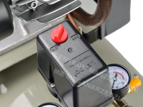 GEKO Kompresor olejowy 200l typ v 400v 490l/min GEKO Kompresor olejowy 200l typ v 400v 490l/min