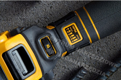 Szlifierka kątowa DEWALT 125 z regulacją obrotów DCG409VSN Szlifierka kątowa DEWALT 125 z regulacją obrotów DCG409VSN